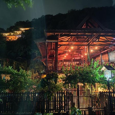 Cool Breeze Authentic Hotel Labuan Bajo Komodo Bagian luar foto