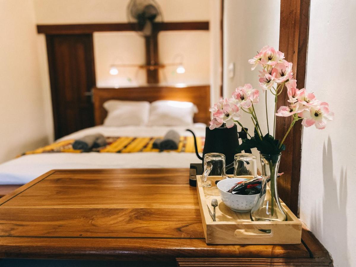 Cool Breeze Authentic Hotel Labuan Bajo Komodo Bagian luar foto
