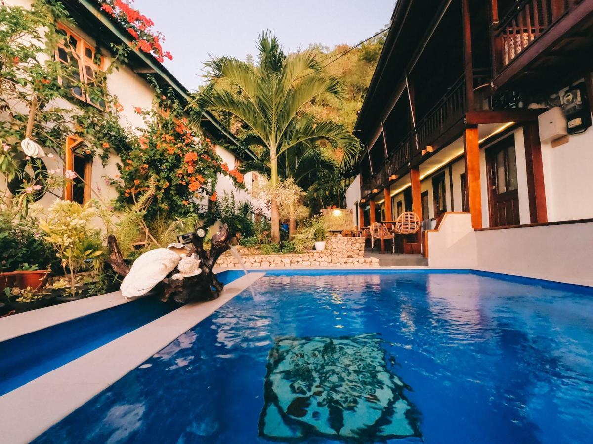 Cool Breeze Authentic Hotel Labuan Bajo Komodo Bagian luar foto