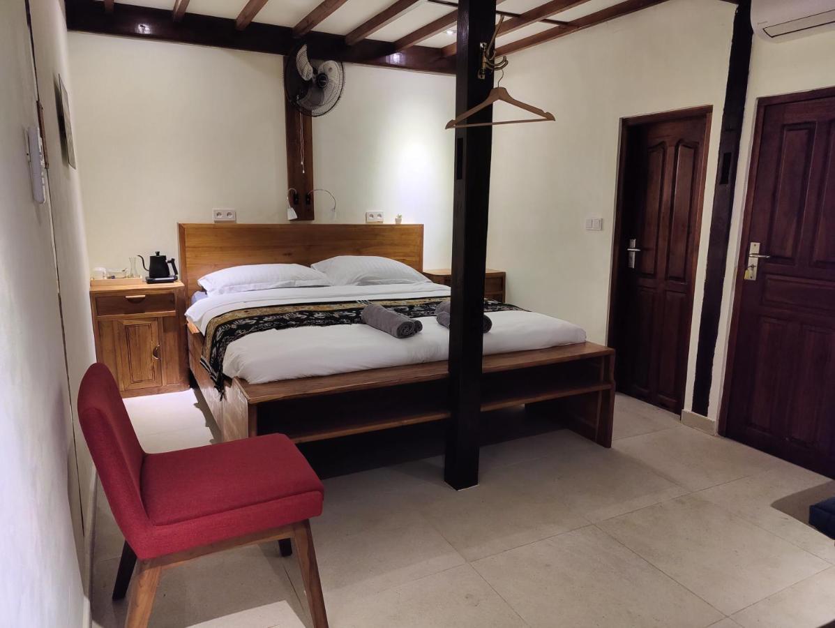 Cool Breeze Authentic Hotel Labuan Bajo Komodo Bagian luar foto