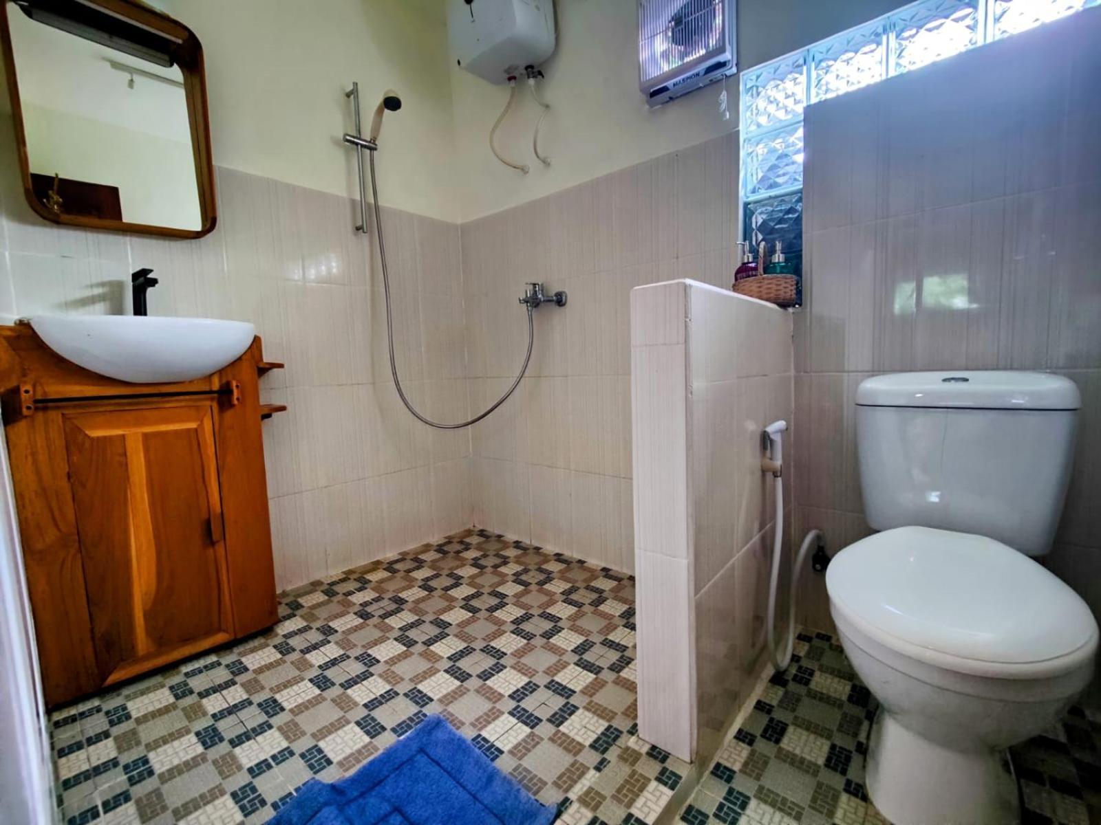 Cool Breeze Authentic Hotel Labuan Bajo Komodo Bagian luar foto