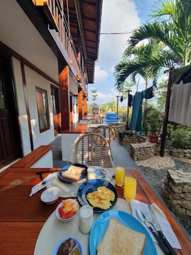 Cool Breeze Authentic Hotel Labuan Bajo Komodo Bagian luar foto