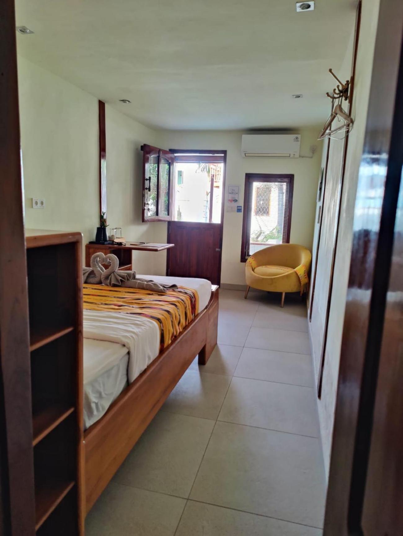Cool Breeze Authentic Hotel Labuan Bajo Komodo Bagian luar foto